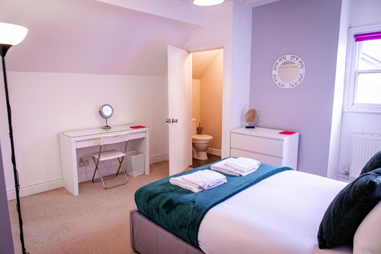 Lord Street - 2 Beautiful Apartments - Sleep Up To 14 Guests - By Rework Accommodation Честър Екстериор снимка
