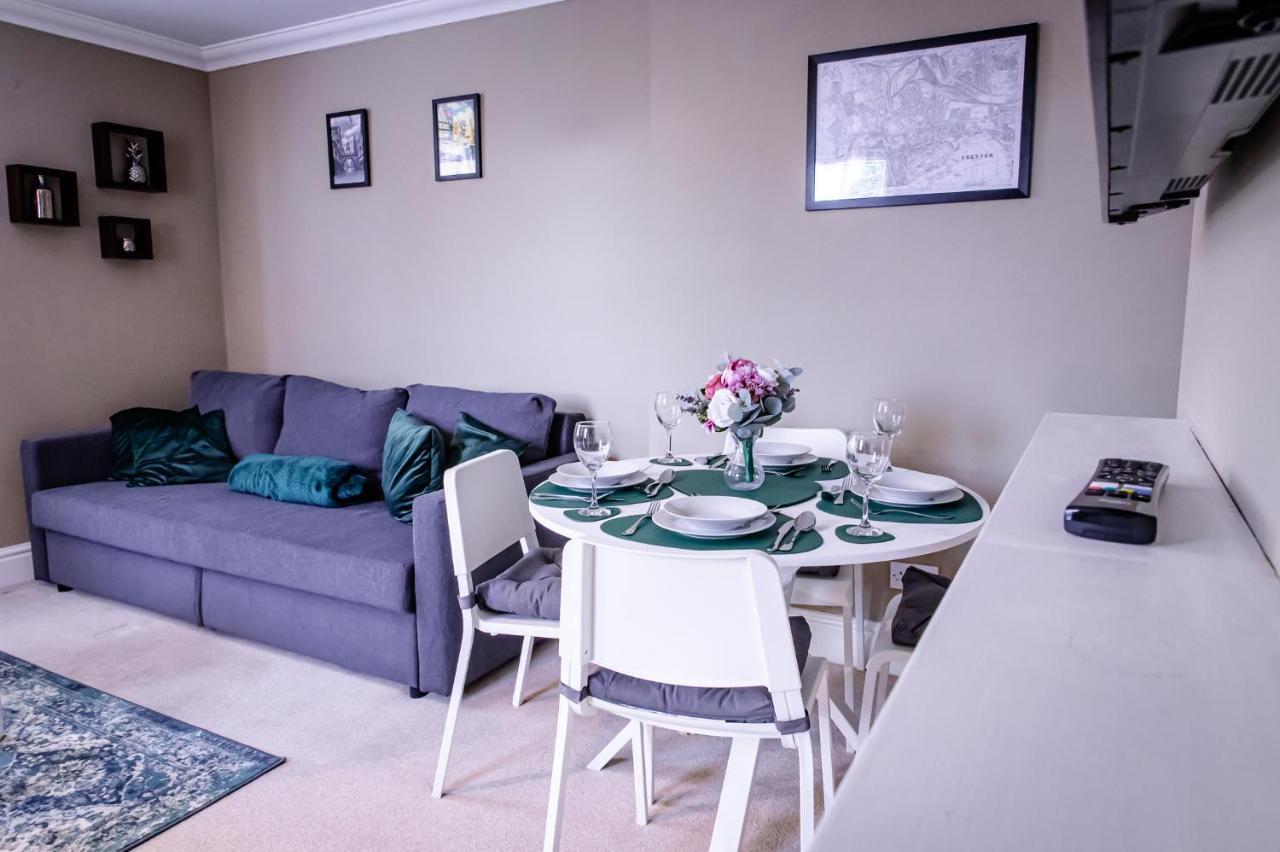 Lord Street - 2 Beautiful Apartments - Sleep Up To 14 Guests - By Rework Accommodation Честър Екстериор снимка