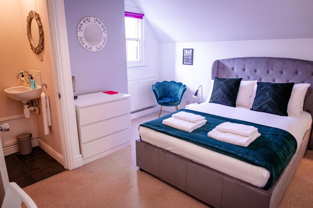 Lord Street - 2 Beautiful Apartments - Sleep Up To 14 Guests - By Rework Accommodation Честър Екстериор снимка
