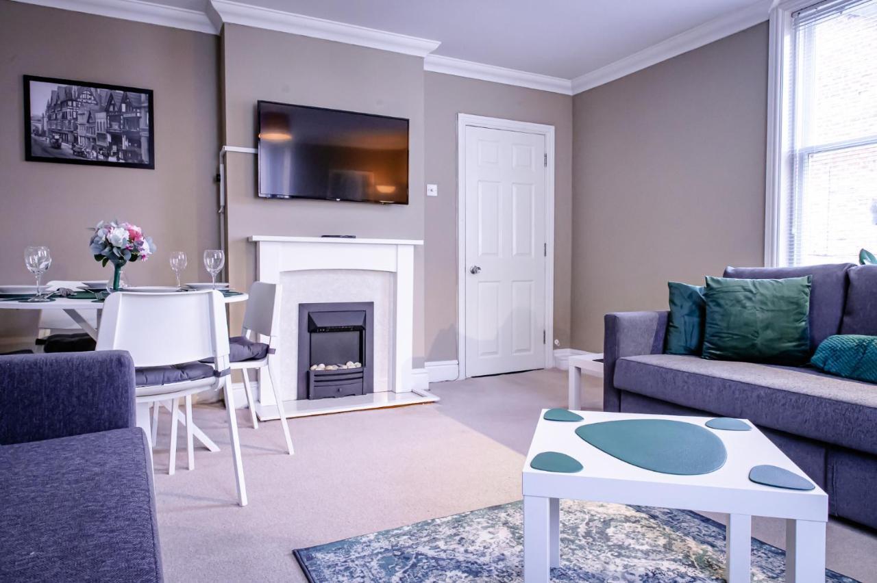 Lord Street - 2 Beautiful Apartments - Sleep Up To 14 Guests - By Rework Accommodation Честър Екстериор снимка