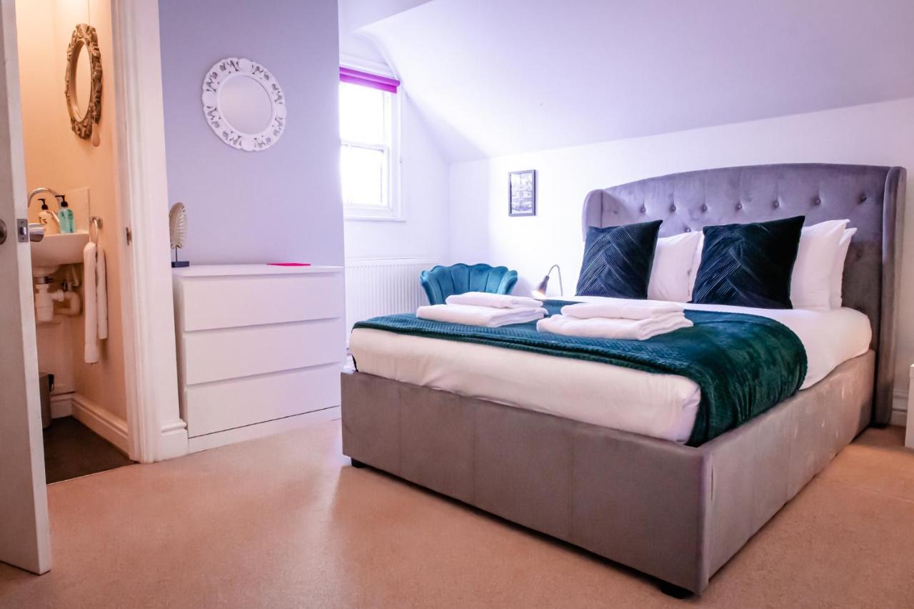 Lord Street - 2 Beautiful Apartments - Sleep Up To 14 Guests - By Rework Accommodation Честър Екстериор снимка