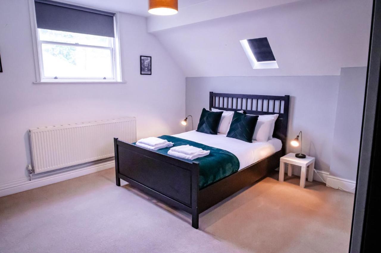 Lord Street - 2 Beautiful Apartments - Sleep Up To 14 Guests - By Rework Accommodation Честър Екстериор снимка