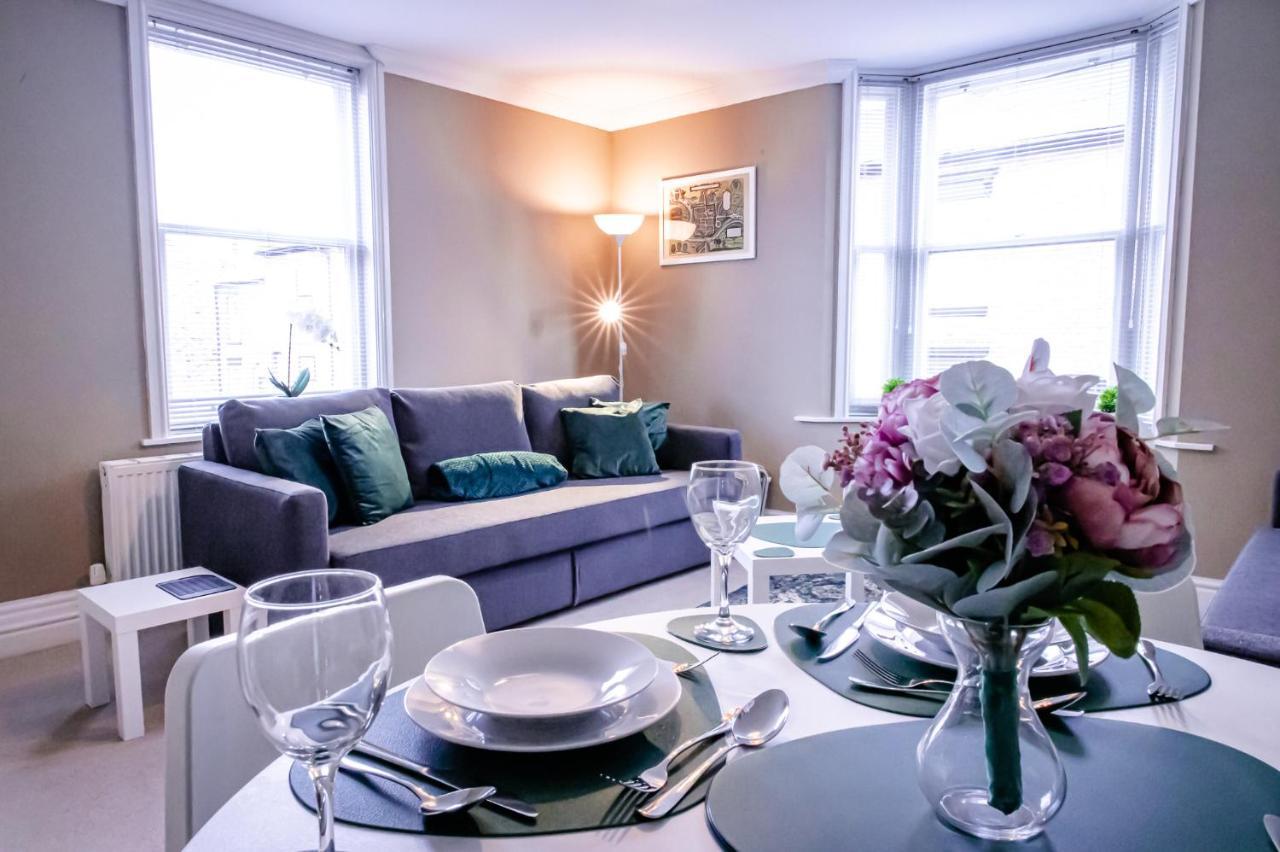 Lord Street - 2 Beautiful Apartments - Sleep Up To 14 Guests - By Rework Accommodation Честър Екстериор снимка
