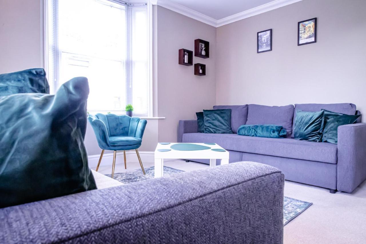 Lord Street - 2 Beautiful Apartments - Sleep Up To 14 Guests - By Rework Accommodation Честър Екстериор снимка