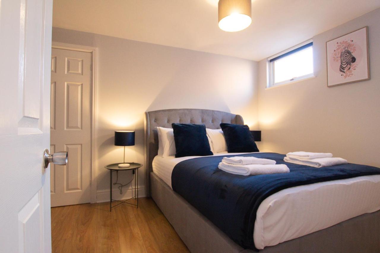 Lord Street - 2 Beautiful Apartments - Sleep Up To 14 Guests - By Rework Accommodation Честър Екстериор снимка