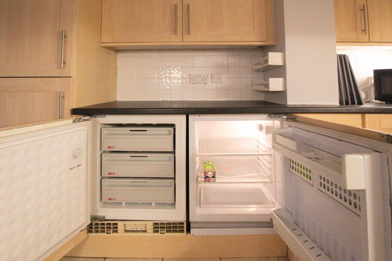 Lord Street - 2 Beautiful Apartments - Sleep Up To 14 Guests - By Rework Accommodation Честър Екстериор снимка