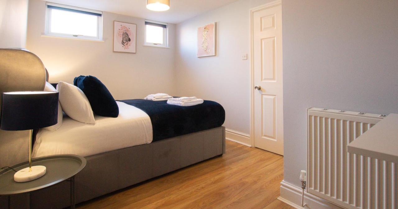 Lord Street - 2 Beautiful Apartments - Sleep Up To 14 Guests - By Rework Accommodation Честър Екстериор снимка