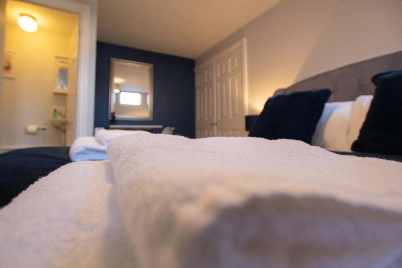Lord Street - 2 Beautiful Apartments - Sleep Up To 14 Guests - By Rework Accommodation Честър Екстериор снимка