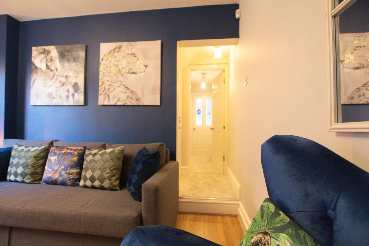 Lord Street - 2 Beautiful Apartments - Sleep Up To 14 Guests - By Rework Accommodation Честър Екстериор снимка