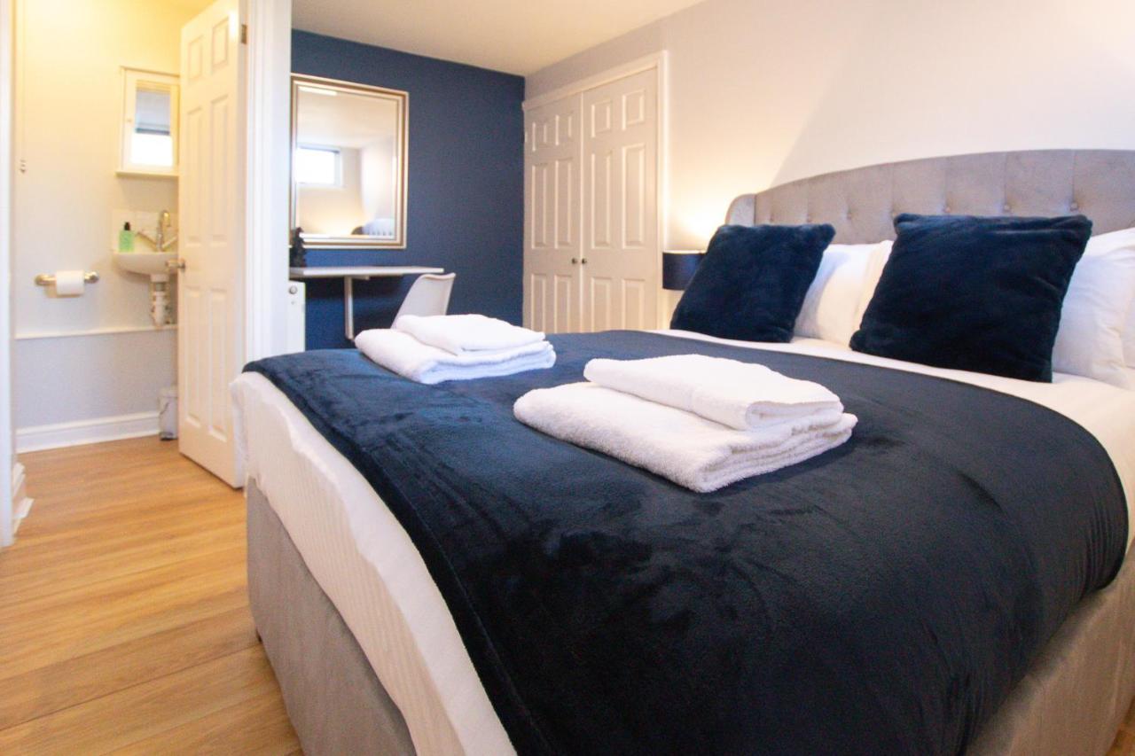 Lord Street - 2 Beautiful Apartments - Sleep Up To 14 Guests - By Rework Accommodation Честър Екстериор снимка