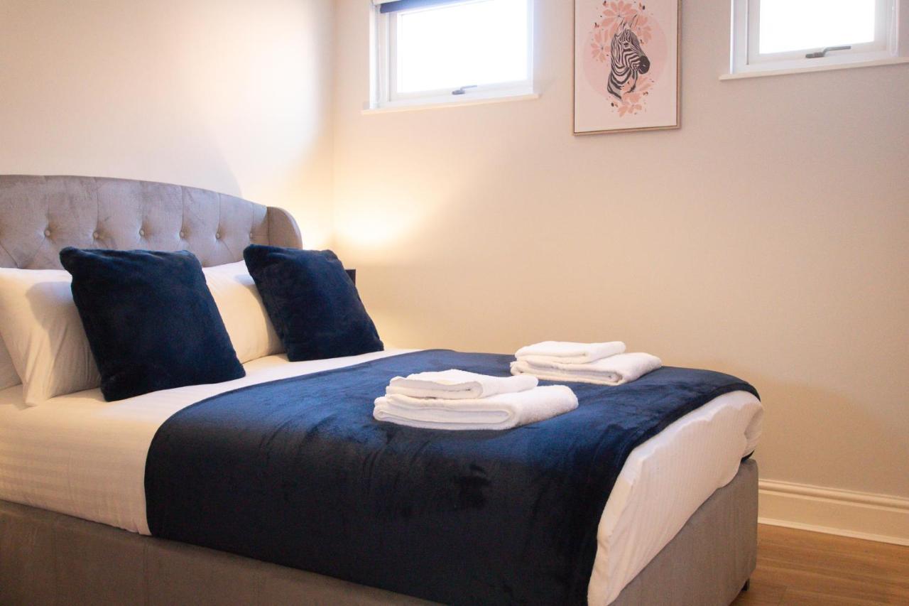 Lord Street - 2 Beautiful Apartments - Sleep Up To 14 Guests - By Rework Accommodation Честър Екстериор снимка