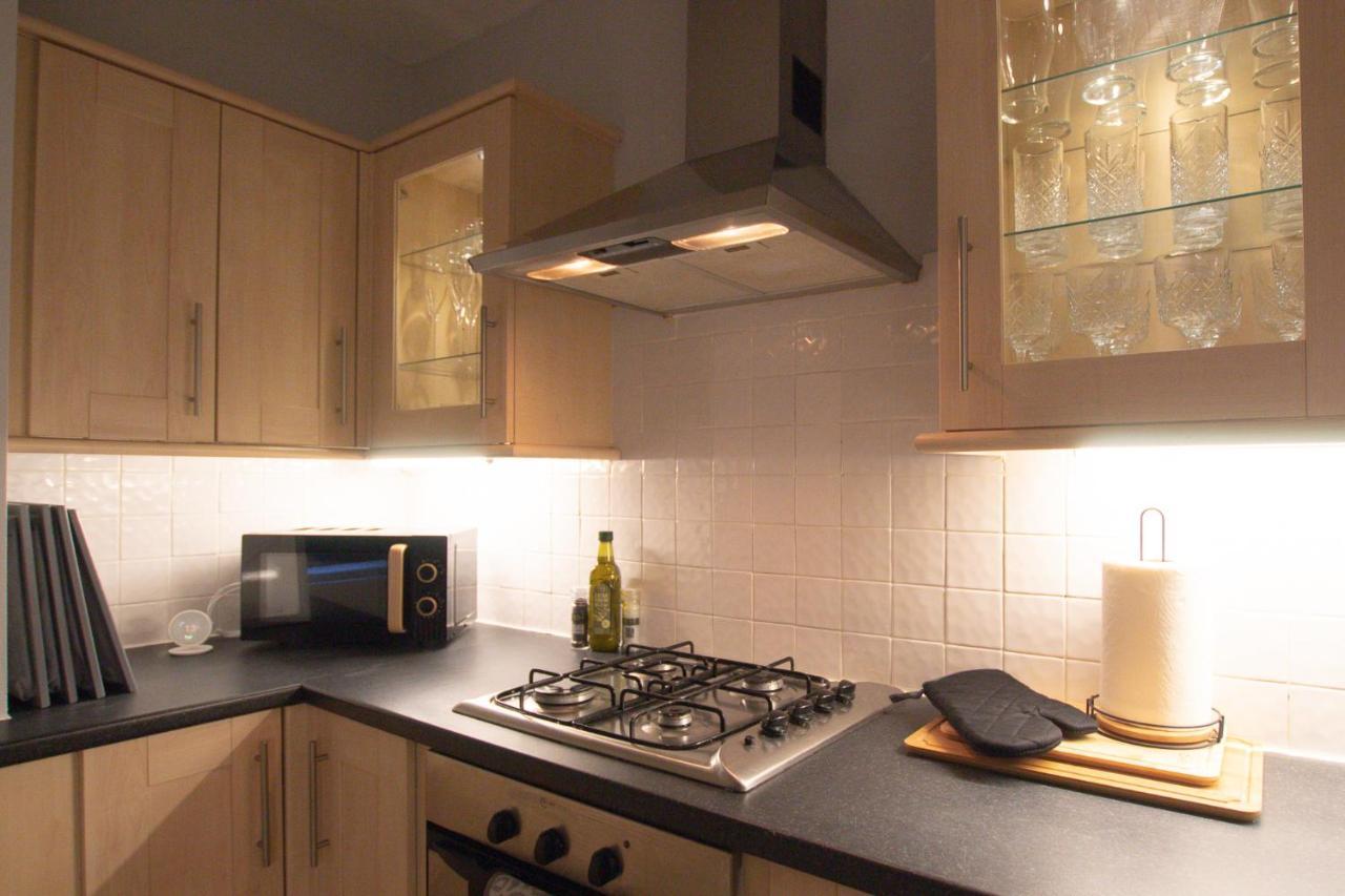 Lord Street - 2 Beautiful Apartments - Sleep Up To 14 Guests - By Rework Accommodation Честър Екстериор снимка
