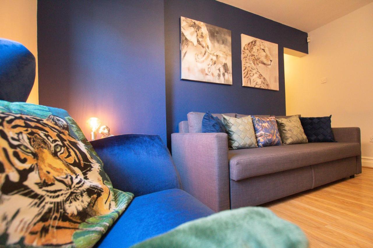 Lord Street - 2 Beautiful Apartments - Sleep Up To 14 Guests - By Rework Accommodation Честър Екстериор снимка